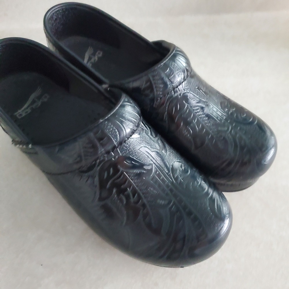 Dansko Black Leather Embossed Clogs Mules Shoes Size 37 EU Career Work Casual